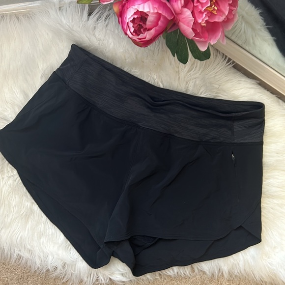 Outdoor voices Hudson black 2.5 inch shorts - Picture 5 of 9